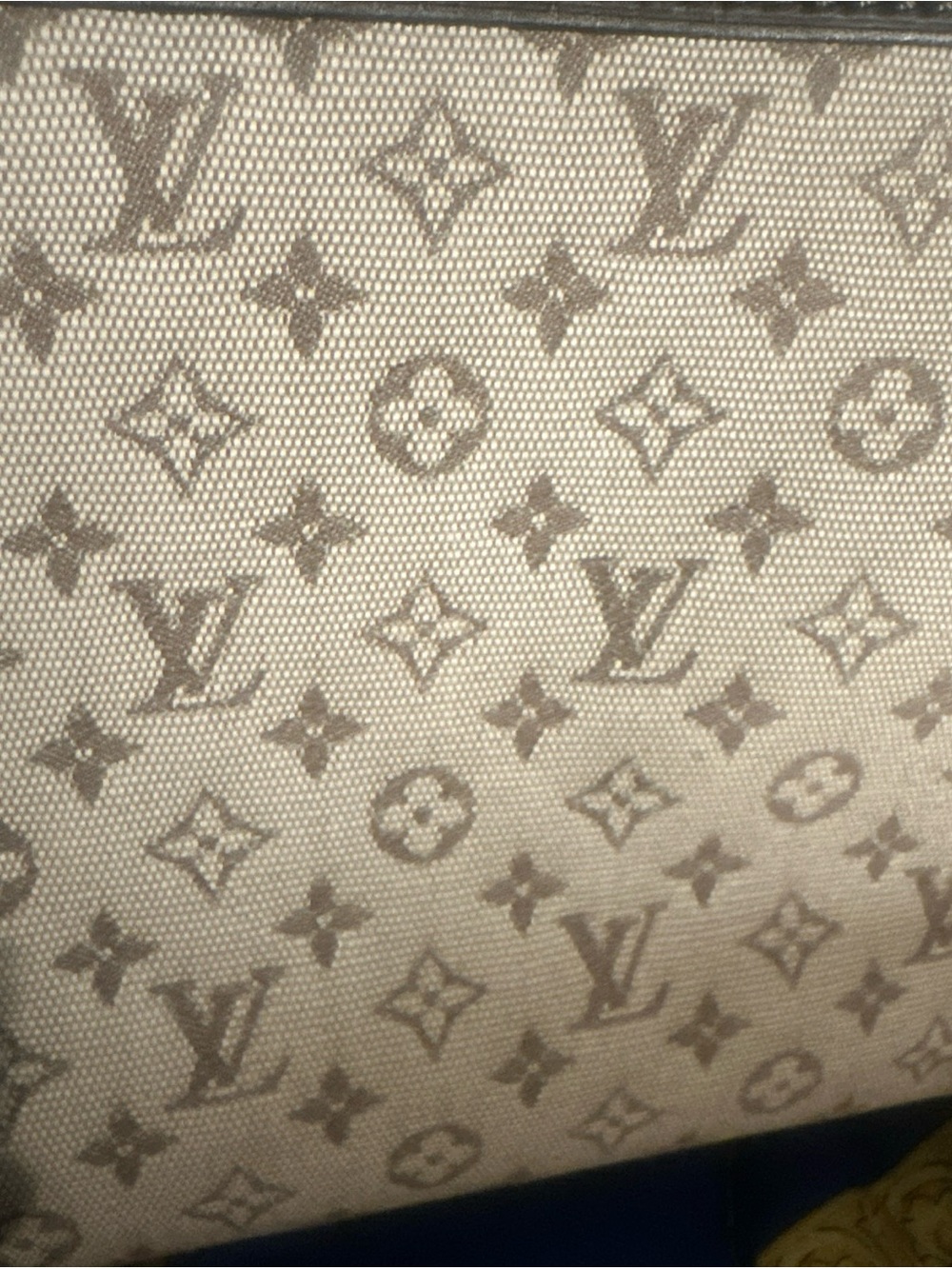 Louis Vuitton Beige Monogram Mini Lin
Josephine GM Boston bag EUC - Picture 11 of 16